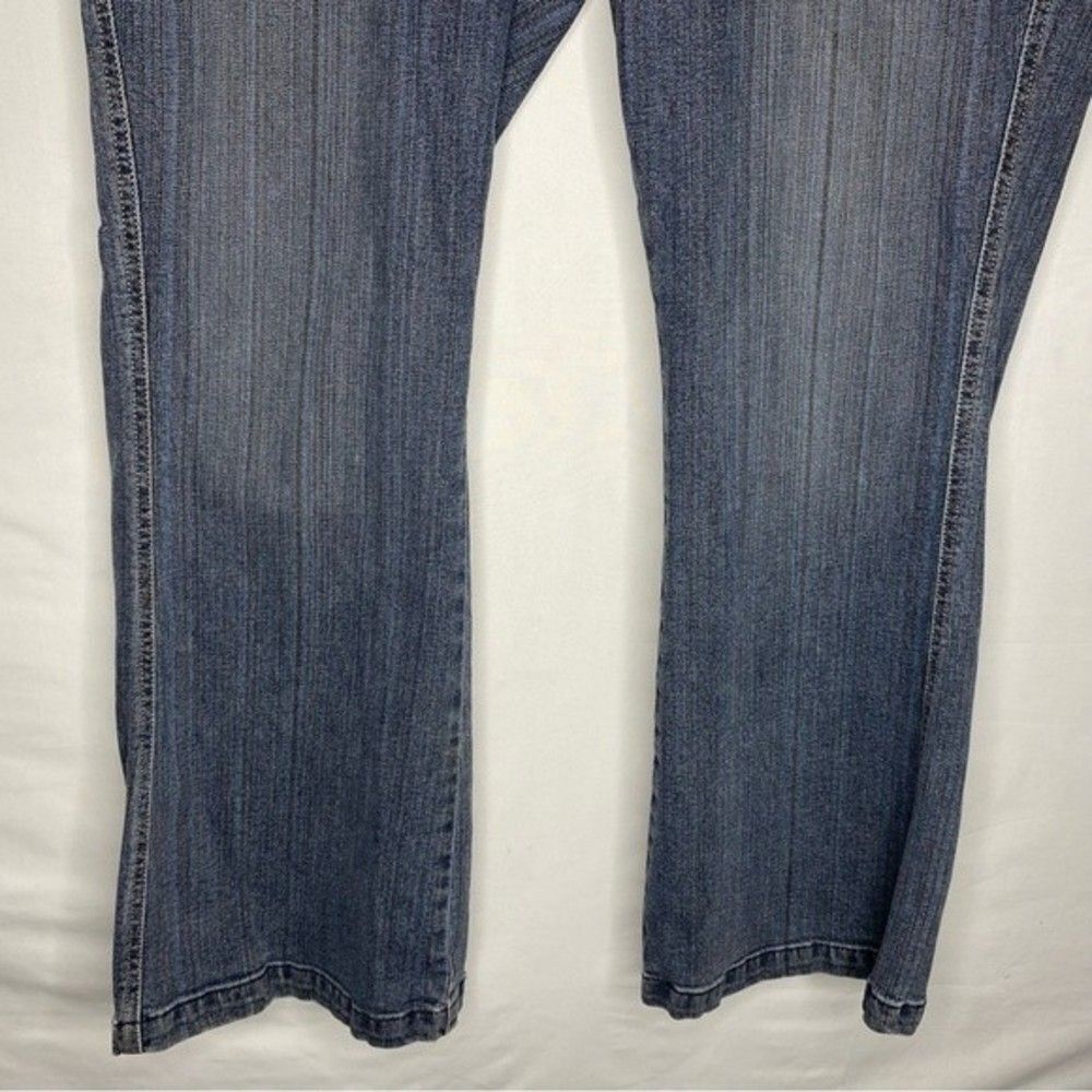 Levi's Jeans Women’s 17M Blue Bootcut Denim Night Blues Vintage 90s Embellished - Picture 4 of 9
